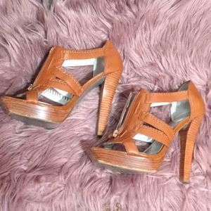 Jessica Simpson Leather Heels. Size 7. Color Tan.